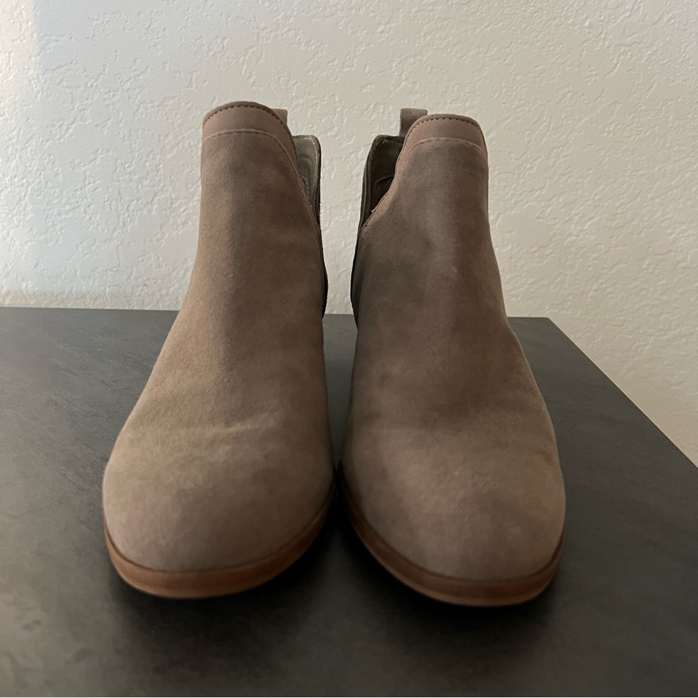 NWOT Sam Edelman Taupe Gray Pryce Ankle Bootie Putty Suede‎ Women's Size 7.5 M
